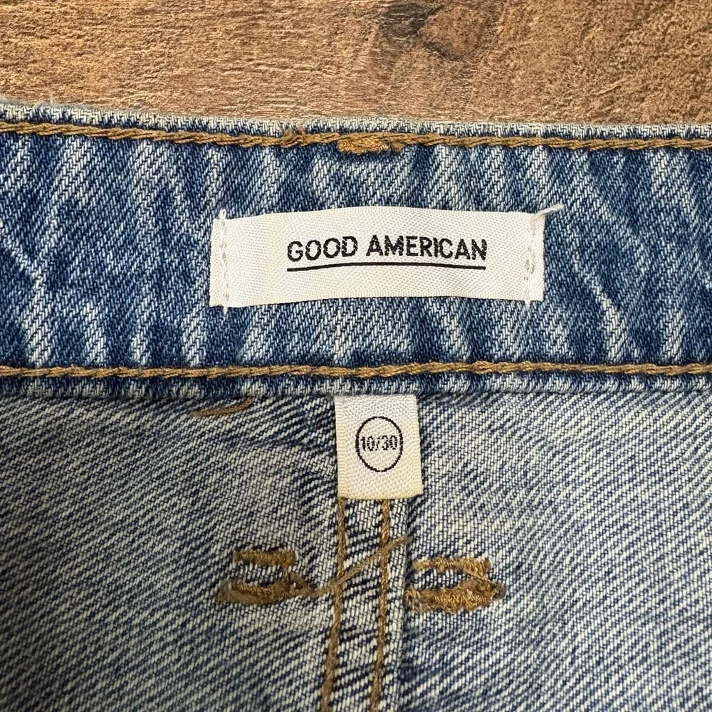 Good American High Rise 100% Cotton Distressed Denim Shorts Size 10 - Picture 2 of 4